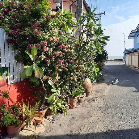 Thaimex Cafe & Homestay Backpackers- Adults Only Prachuap Khiri Khan Exterior photo