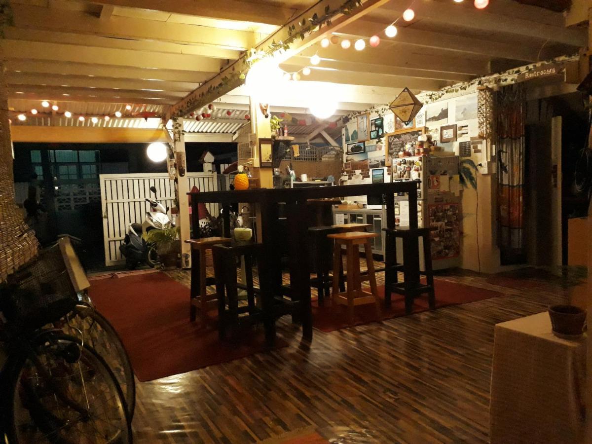 Thaimex Cafe & Homestay Backpackers- Adults Only Prachuap Khiri Khan Exterior photo