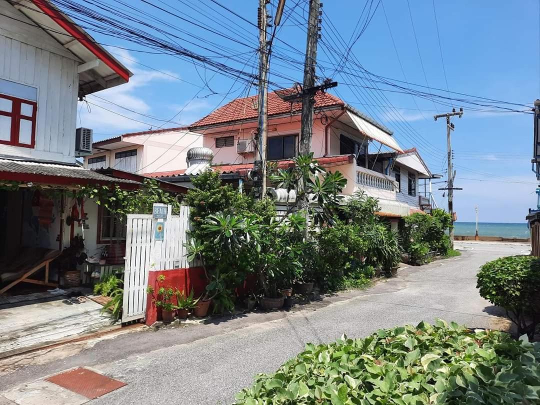 Thaimex Cafe & Homestay Backpackers- Adults Only Prachuap Khiri Khan Exterior photo